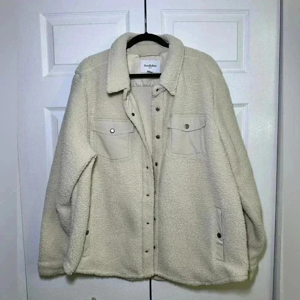 Men’s Goodfellow Cream Sherpa Jacket - Size XL
